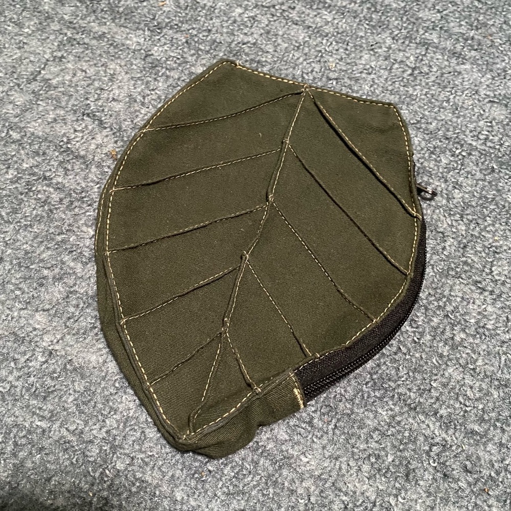 Leaf shaped costume belt pouch